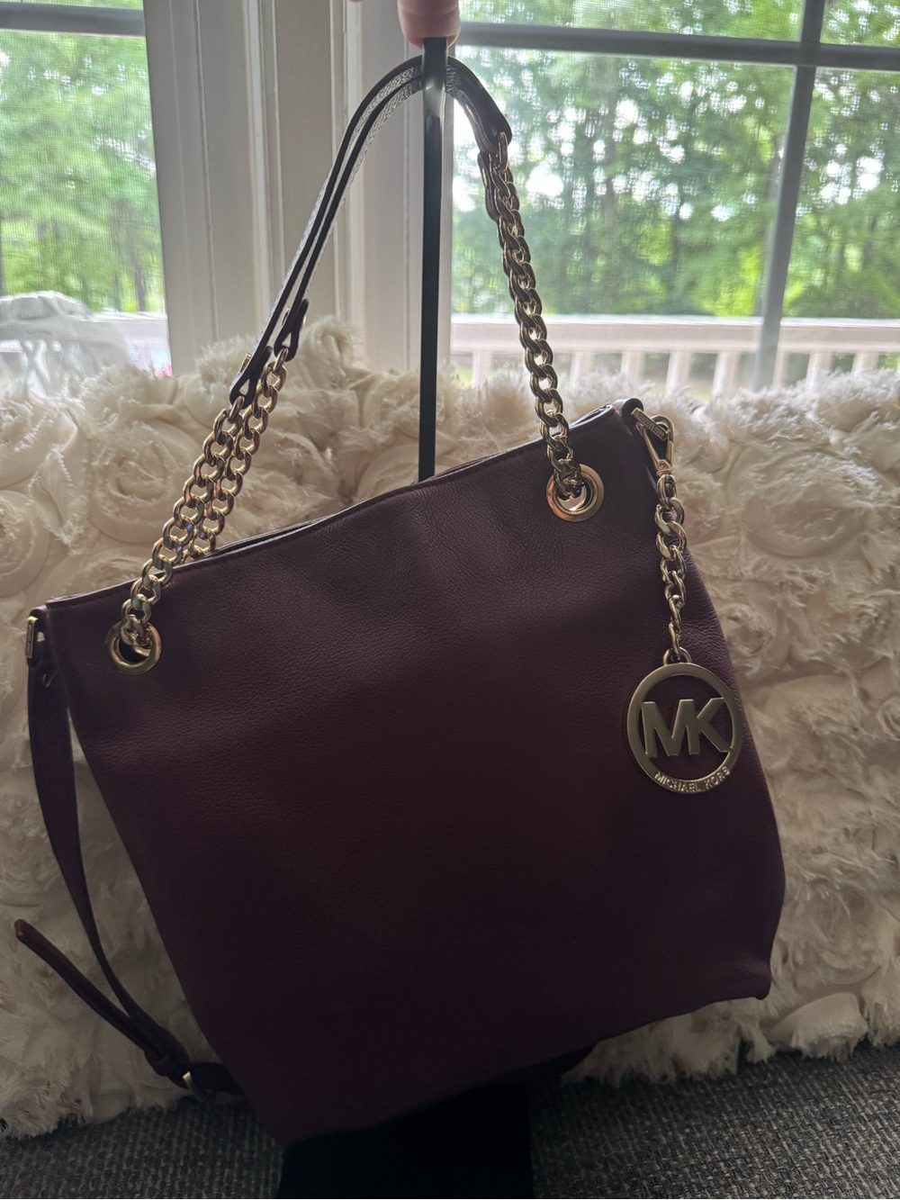 Michael Kors Jet Set Large Chain Tote Burgundy/Wine Pebbled Leather Shoulder Bag - Picture 5 of 11